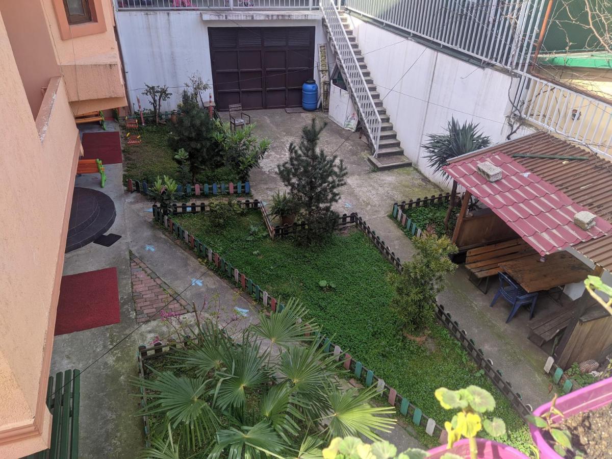 Guest House Kldiashvili Batumi Ngoại thất bức ảnh